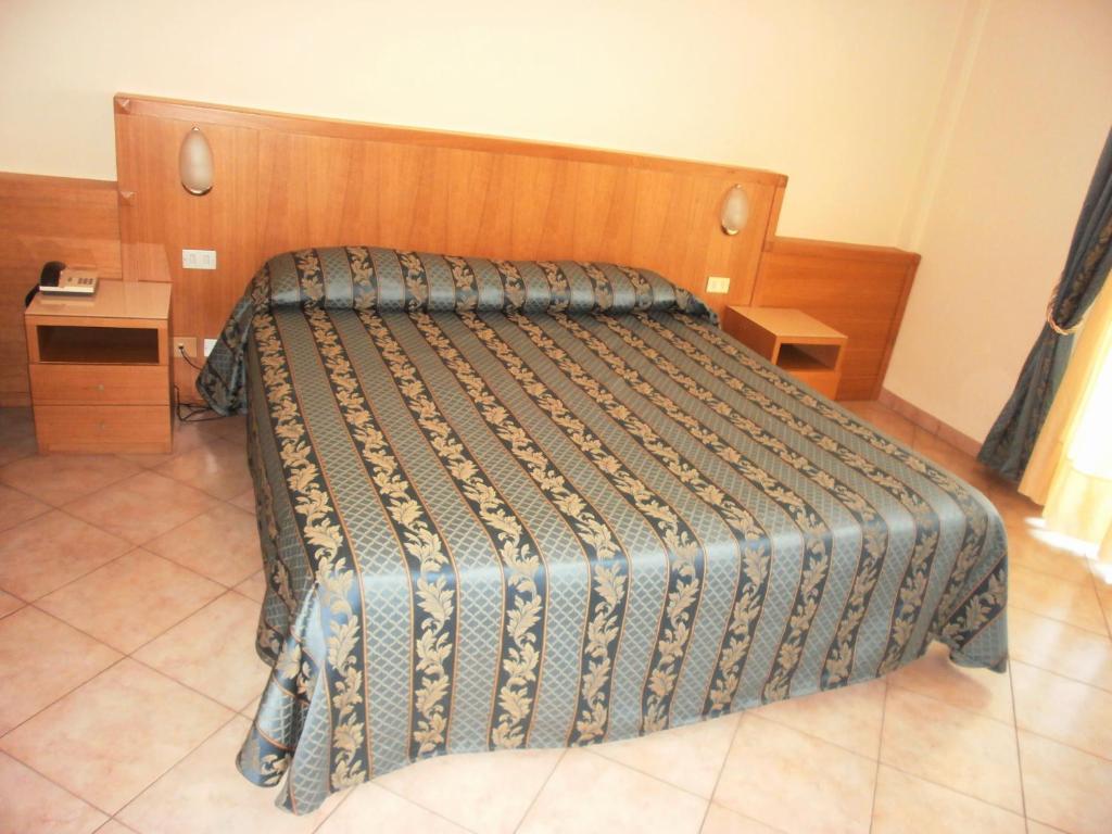 Hotel Manzoni Perugia Szoba fotó